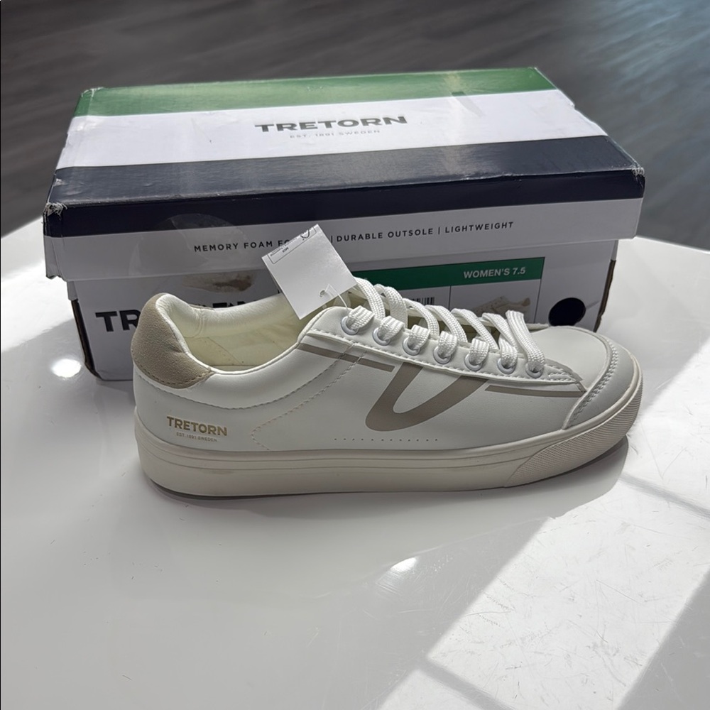 NEW Tretorn Women’s 7.5 Nylite Canvas White and Tan Sneakers (with box)